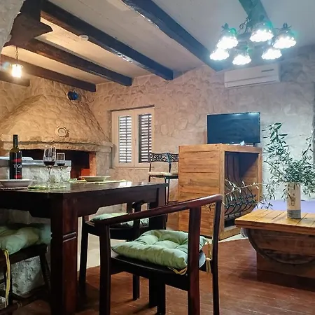 Dalmatia Rustica Comfortable One Bedroom+fireplace Appartement *