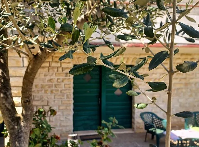 Dalmatia Rustica Comfortable One Bedroom+fireplace زادار