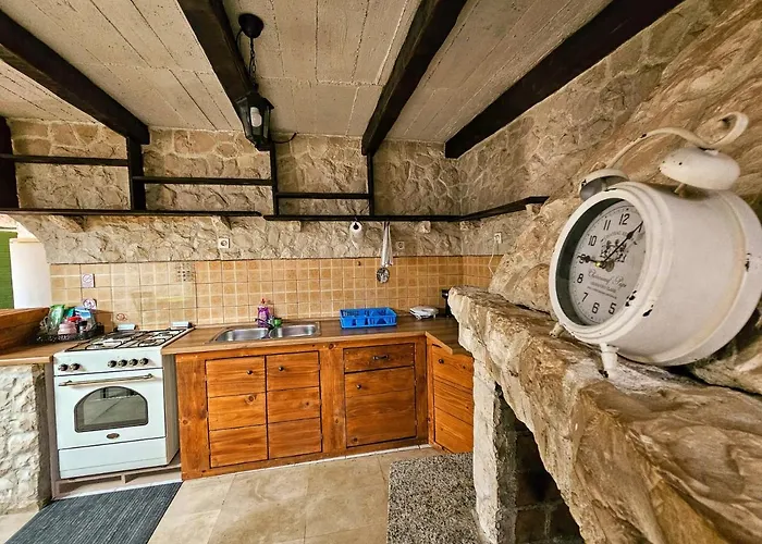 Dalmatia Rustica Comfortable One Bedroom+fireplace شقة *