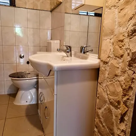 Dalmatia Rustica Comfortable One Bedroom+fireplace 公寓 扎达尔